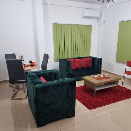 Baobab Lodge Douala Bagian luar foto