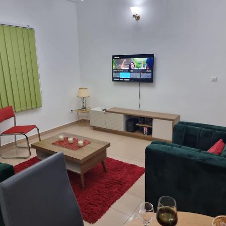 Baobab Lodge Douala Bagian luar foto