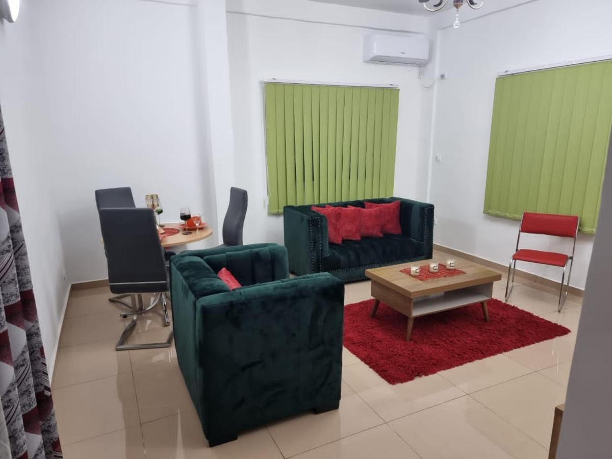 Baobab Lodge Douala Bagian luar foto