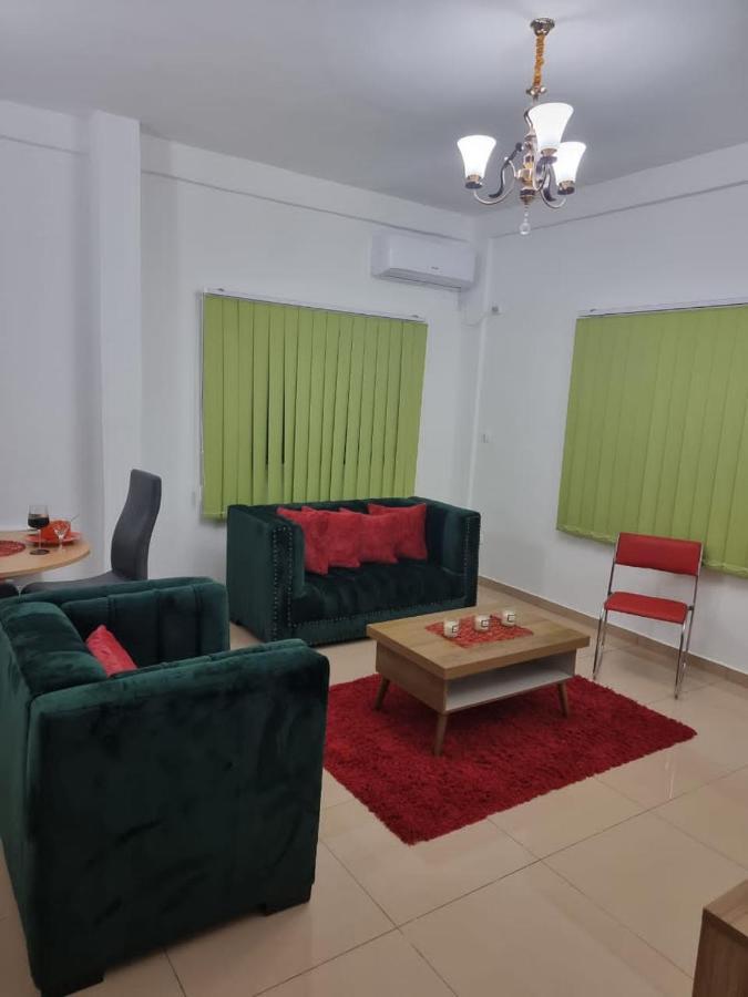 Baobab Lodge Douala Bagian luar foto