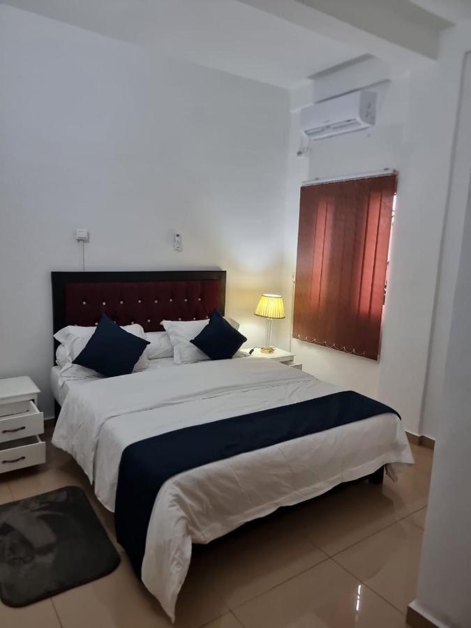 Baobab Lodge Douala Bagian luar foto