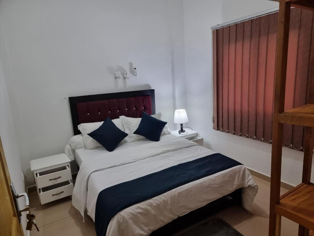Baobab Lodge Douala Bagian luar foto